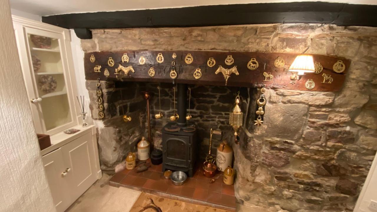 Holiday home Cosy Nook Thatched With Exmoor Views *