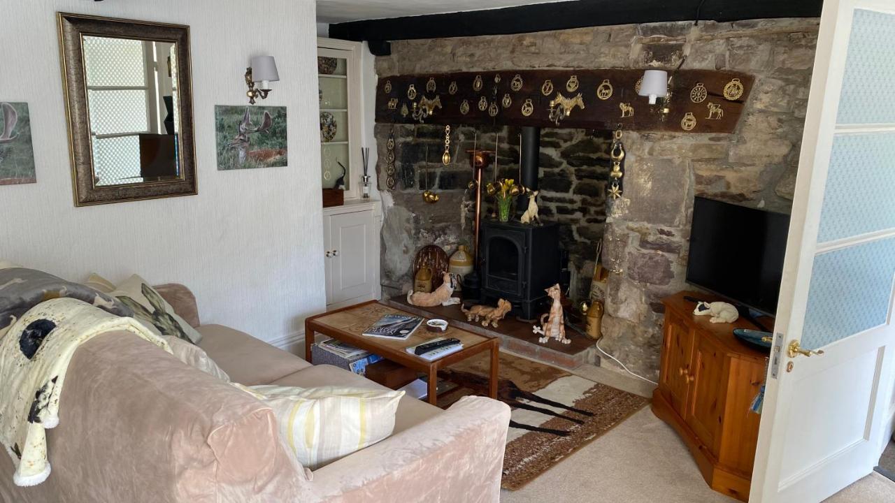 Holiday home Cosy Nook Thatched With Exmoor Views *