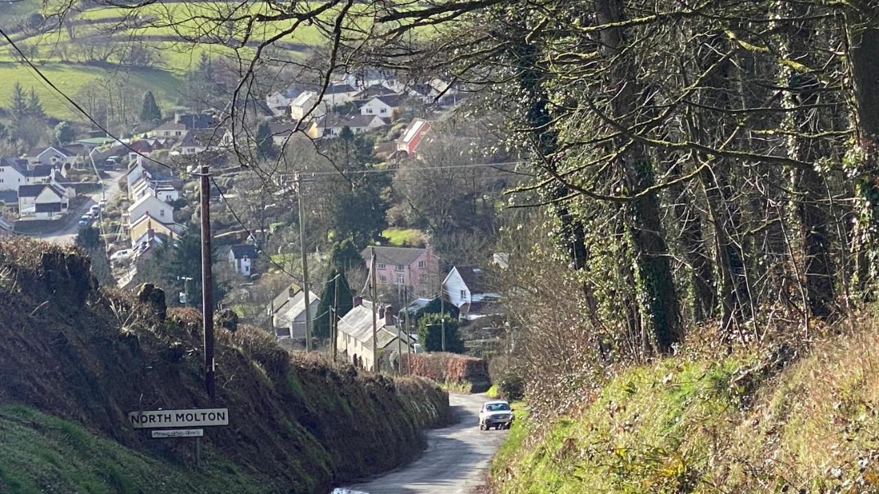 Cosy Nook Thatched With Exmoor Views Holiday home